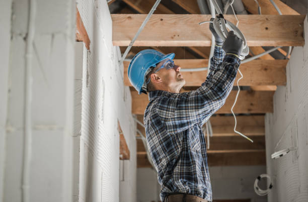 Best Emergency Electrical Repair  in Davenport, IA