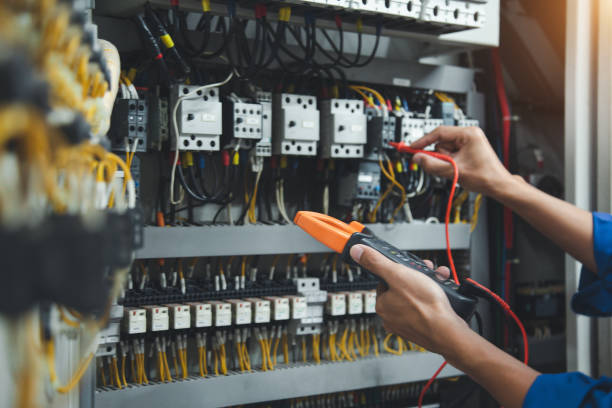 Best Emergency Electrical Repair  in Davenport, IA